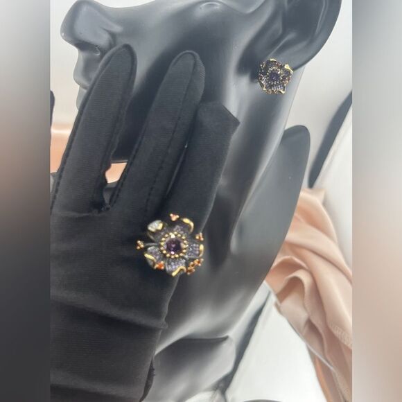 Floral Gemstone Earrings and Ring Set – Luxurious Statement Jewelry - Picture 12 of 13